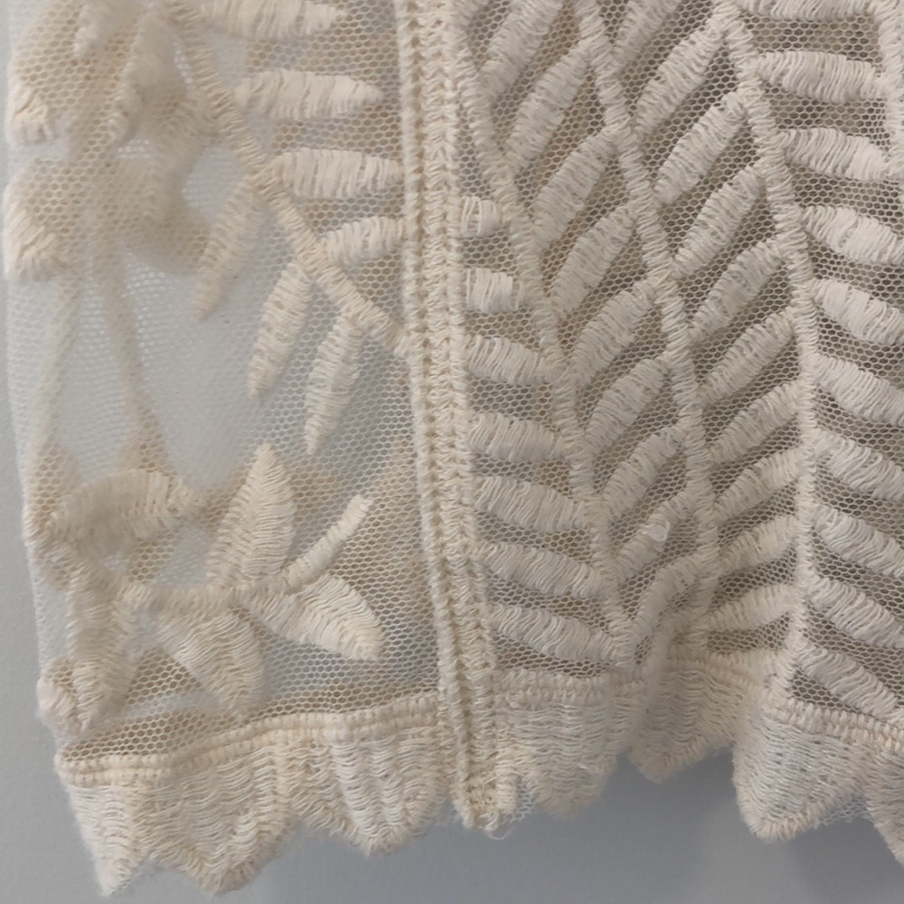 Express Sheer Embroidered Top - Picture 4 of 7